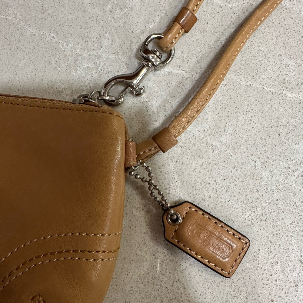 Coach wristlet and charm - Picture 4 of 8
